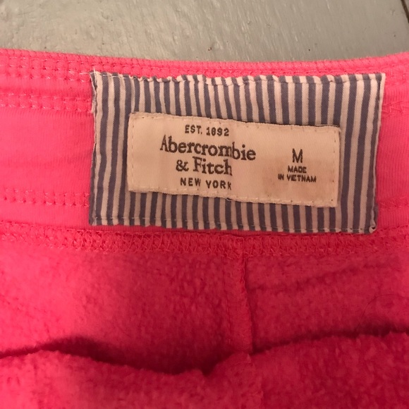 Abercrombie & Fitch shorts - Picture 3 of 4